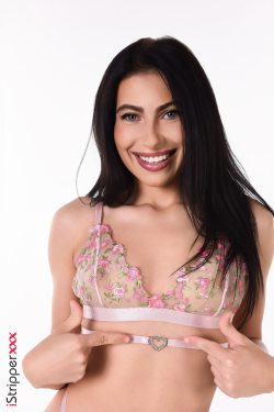 Lilly Bella - A Flower Among Flowers - 4